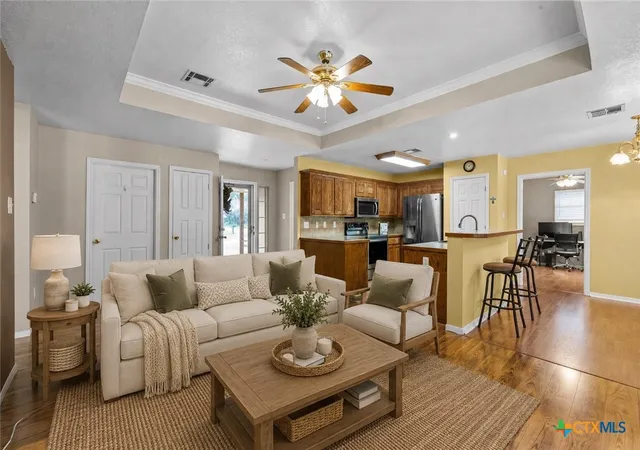 Photo 2 of Sale Pending at 1 Coveview Dr, Belton, TX 76513 | MLS# 613374 | Listing updated on 2026-08-04