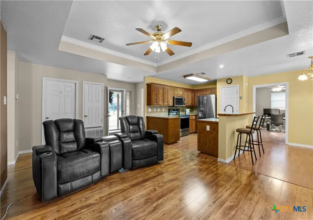 Photo 3 of Sale Pending at 1 Coveview Dr, Belton, TX 76513 | MLS# 613374 | Listing updated on 2026-08-04