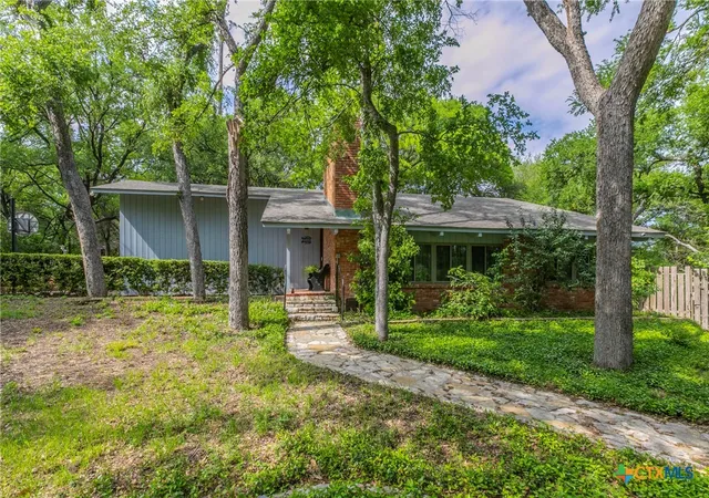 Photo 2 of Single family home for sale at 2518 Marlandwood Rd, Temple, TX 76502 | MLS# 610986 | Listing updated on 2026-10-05