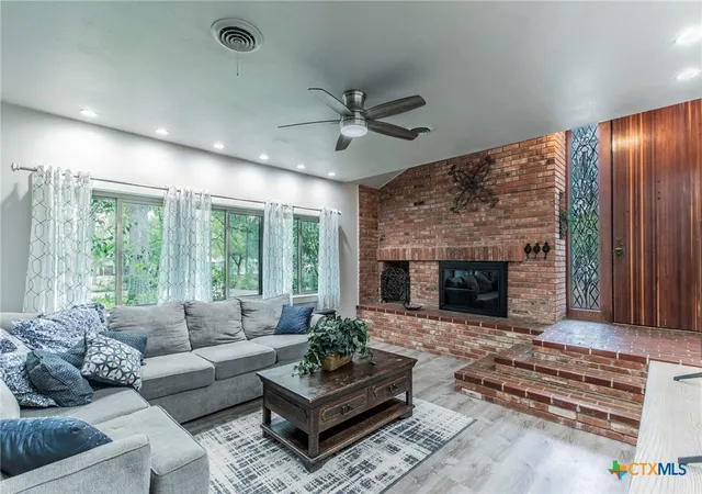 Photo 3 of Single family home for sale at 2518 Marlandwood Rd, Temple, TX 76502 | MLS# 610986 | Listing updated on 2026-10-05