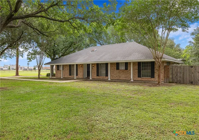 Photo 1 of Single family home for sale at 602 Bingham Rd, Victoria, TX 77904 | MLS# 613240 | Listing updated on 2026-08-30
