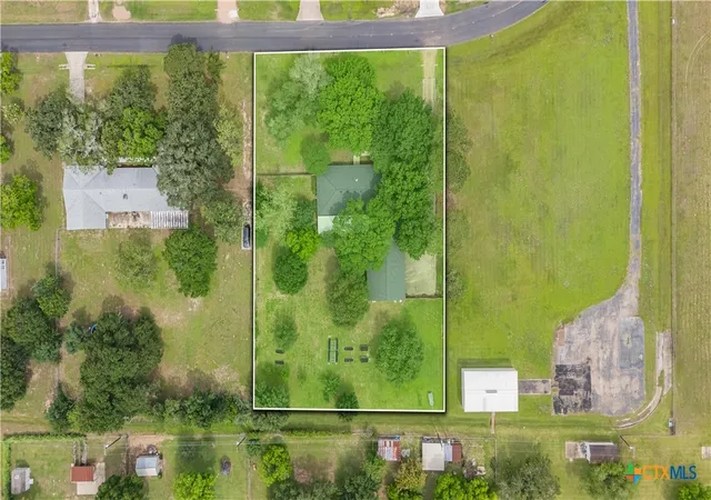 Photo 3 of Single family home for sale at 602 Bingham Rd, Victoria, TX 77904 | MLS# 613240 | Listing updated on 2026-08-30