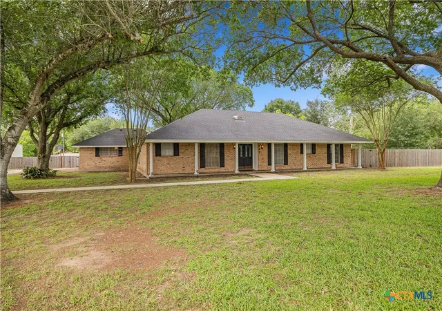 Photo 3 of Single family home for sale at 602 Bingham Rd, Victoria, TX 77904 | MLS# 613240 | Listing updated on 2026-08-30