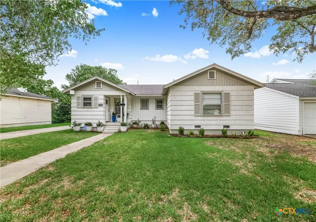 Photo 1 of Single family home for sale at 2306 Mac Arthur St, Victoria, TX 77901 | MLS# 613473 | Listing updated on 2026-09-05