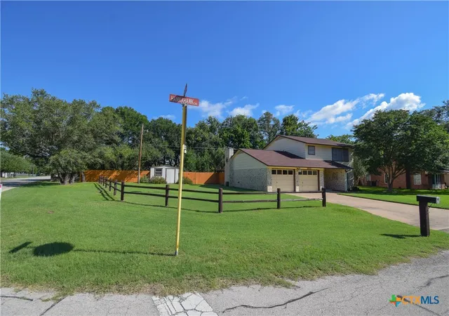 Photo 2 of Single family home for sale at 2001 Hannahawk Cir, Harker Heights, TX 76548 | MLS# 613588 | Listing updated on 2026-09-09