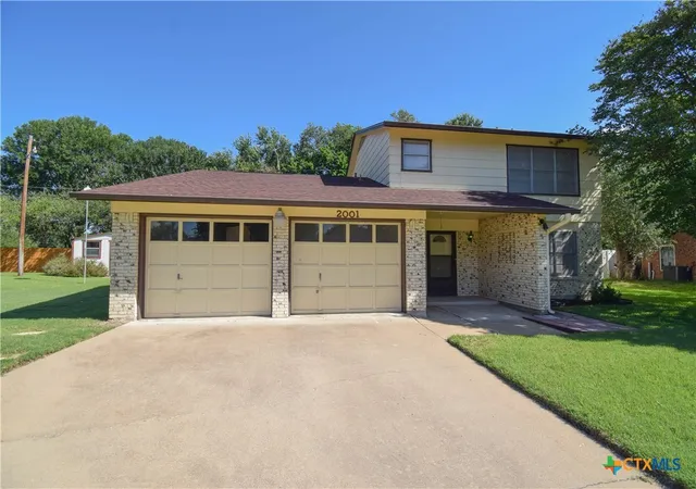 Photo 3 of Single family home for sale at 2001 Hannahawk Cir, Harker Heights, TX 76548 | MLS# 613588 | Listing updated on 2026-09-09