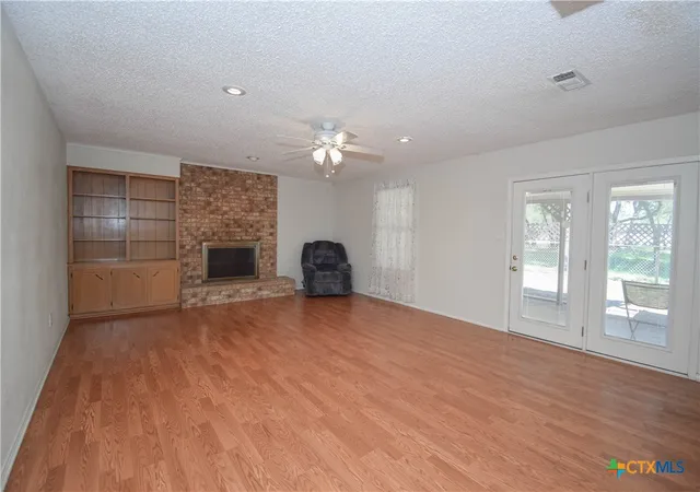 Photo 3 of Single family home for sale at 2001 Hannahawk Cir, Harker Heights, TX 76548 | MLS# 613588 | Listing updated on 2026-10-01
