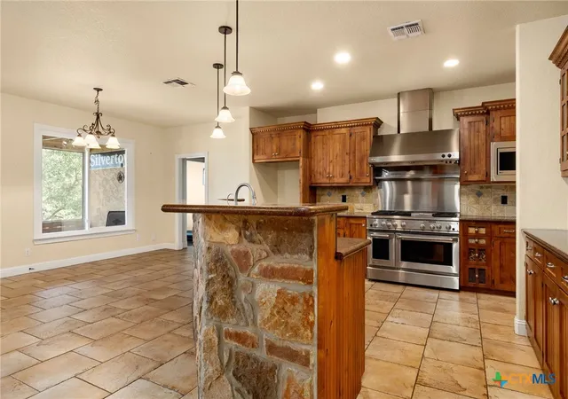 Photo 3 of Single family home for sale at 246 Stonebrook Ridge, New Braunfels, TX 78132 | MLS# 612672 | Listing updated on 2026-09-16