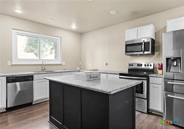 Photo 1 of Single family home for sale at 607 S Main St, Lampasas, TX 76550 | MLS# 613670 | Listing updated on 2026-09-06