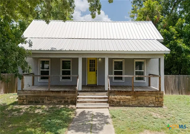 Photo 2 of Single family home for sale at 607 S Main St, Lampasas, TX 76550 | MLS# 613670 | Listing updated on 2026-09-06