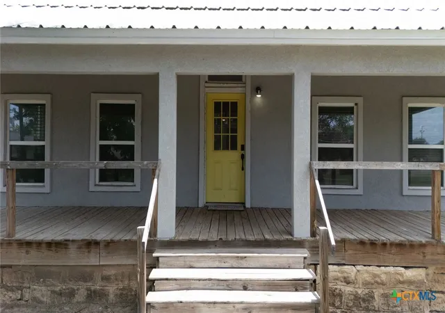 Photo 2 of Single family home for sale at 607 S Main St, Lampasas, TX 76550 | MLS# 613670 | Listing updated on 2026-09-06