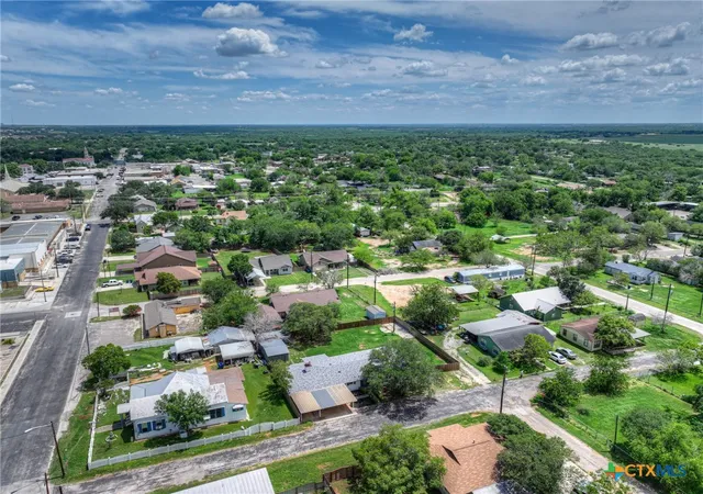 Photo 2 of Sale Pending at 1006 Pecan St, Floresville, TX 78114 | MLS# 613040 | Listing updated on 2026-10-02