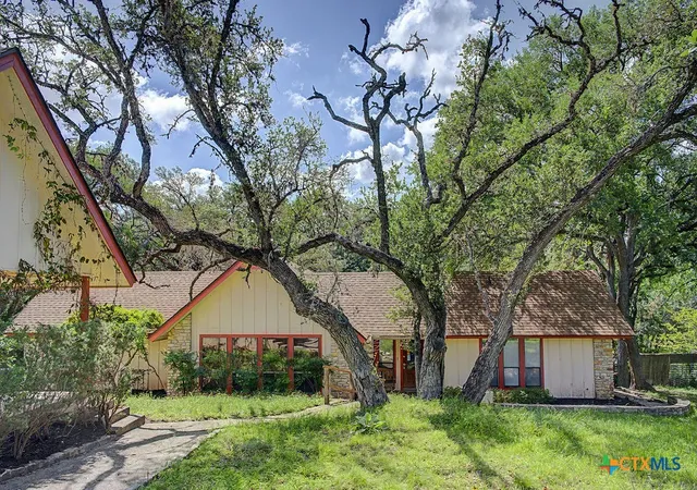 Photo 3 of Single family home for sale at 25 Shady Grv Ln, Wimberley, TX 78676 | MLS# 613555 | Listing updated on 2026-09-14