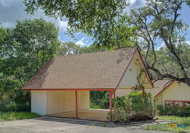 Photo 3 of Single family home for sale at 25 Shady Grv Ln, Wimberley, TX 78676 | MLS# 613555 | Listing updated on 2026-09-14