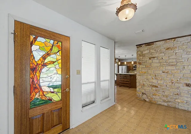 Photo 4 of Single family home for sale at 25 Shady Grv Ln, Wimberley, TX 78676 | MLS# 613555 | Listing updated on 2026-09-14