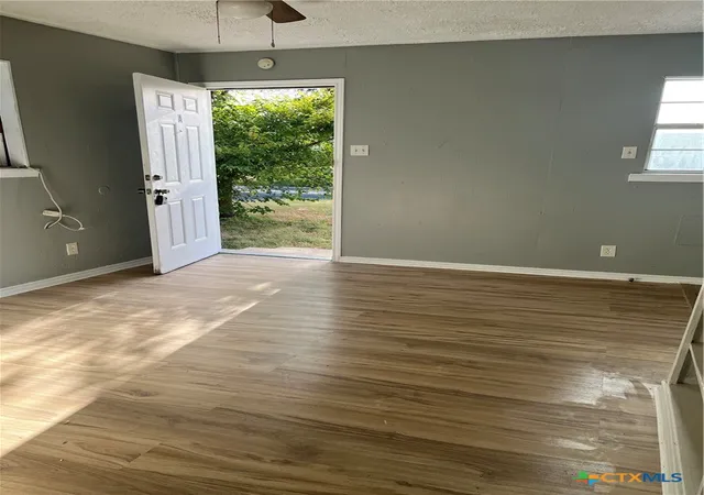 Listing Photo 4 - Condo for sale in building located at 503 Wolf St, Killeen, TX 76541