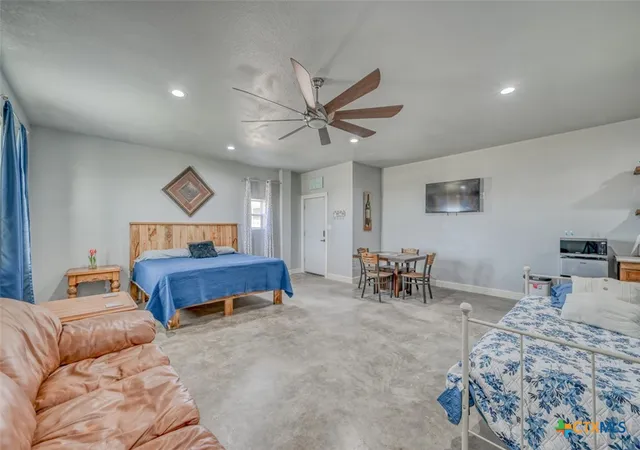 Photo 4 of Single family home for sale at 1233 N Ocean Dr, Port Lavaca, TX 77979 | MLS# 613850 | Listing updated on 2026-10-01