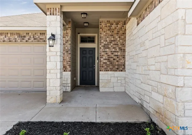 Photo 3 of Single family home for sale at 806 Dunford Dr, Temple, TX 76502 | MLS# 613637 | Listing updated on 2026-09-25