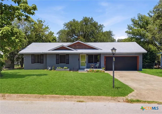 Photo 2 of Single family home for sale at 1406 N Penelope St, Belton, TX 76513 | MLS# 612976 | Listing updated on 2026-09-09