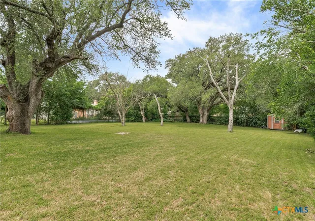 Photo 4 of Single family home for sale at 1406 N Penelope St, Belton, TX 76513 | MLS# 612976 | Listing updated on 2026-09-09