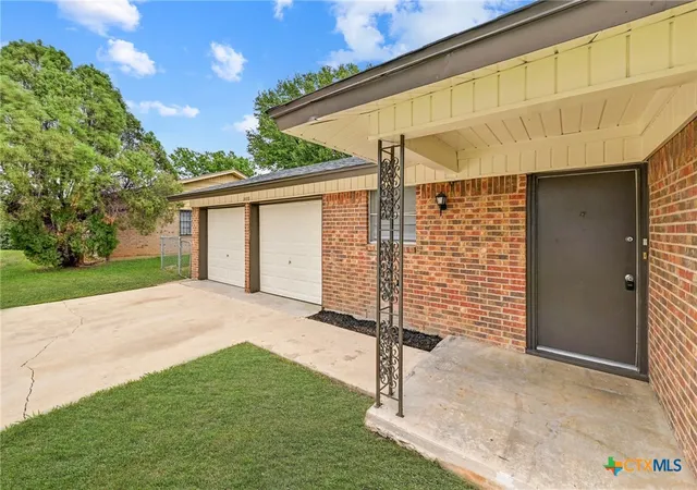Photo 3 of Single family home for sale at 1400 Hammond Dr, Killeen, TX 76543 | MLS# 613194 | Listing updated on 2026-09-11