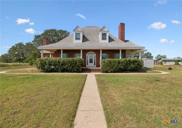 Photo 1 of Single family home for sale at 4612 County Rd 117, Floresville, TX 78114 | MLS# 613984 | Listing updated on 2026-09-02
