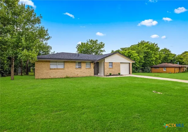 Photo 3 of Single family home for sale at 1609 Linwood Rd, Temple, TX 76502 | MLS# 613974 | Listing updated on 2026-09-11