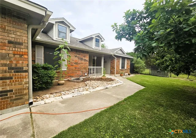 Photo 2 of Single family home for sale at 245 County Rd 3371, Kempner, TX 76539 | MLS# 614008 | Listing updated on 2026-08-19
