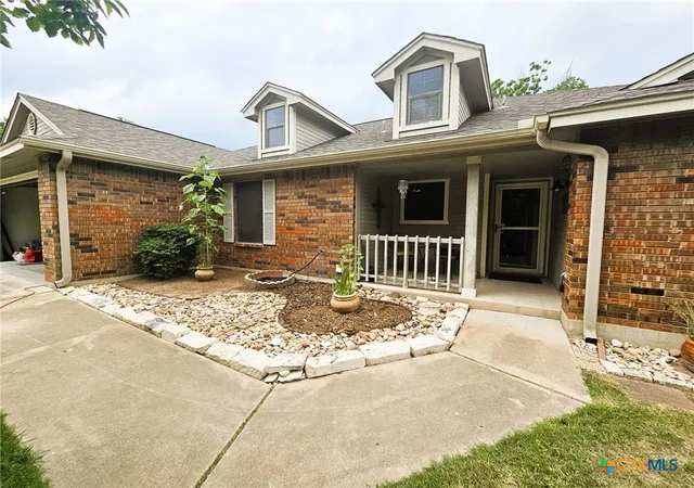Photo 2 of Single family home for sale at 245 County Rd 3371, Kempner, TX 76539 | MLS# 614008 | Listing updated on 2026-08-19