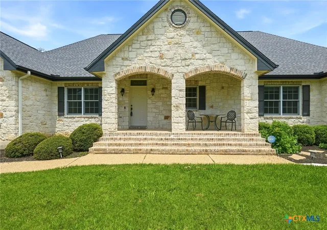 Photo 3 of Single family home for sale at 2000 Fountainwood Dr, Georgetown, TX 78633 | MLS# 614115 | Listing updated on 2026-09-06
