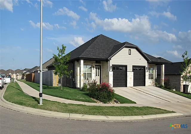 Photo 2 of Townhouse for sale at 5102 White Rose Dr, Killeen, TX 76542 | MLS# 614237 | Listing updated on 2026-08-31