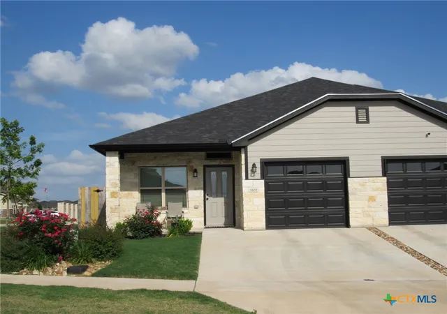 Photo 3 of Townhouse for sale at 5102 White Rose Dr, Killeen, TX 76542 | MLS# 614237 | Listing updated on 2026-08-31