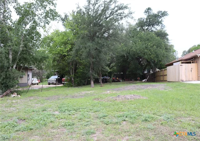 Photo 1 of Sale Pending at 821 N Commerce St, Lockhart, TX 78644 | MLS# 614126 | Listing updated on 2026-08-20