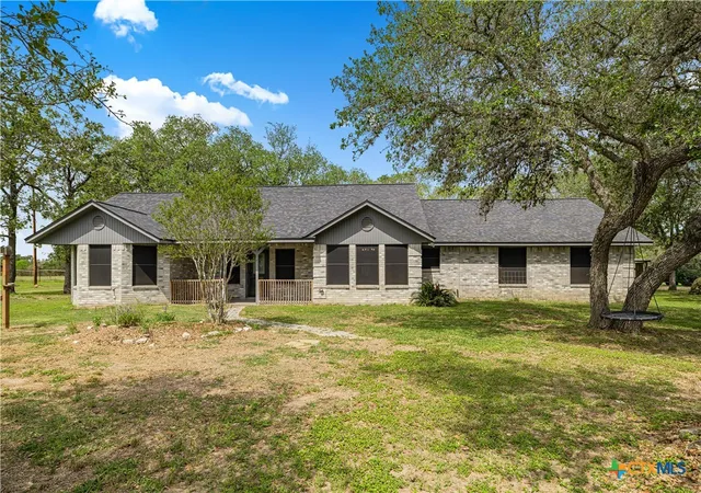 Photo 1 of Single family home for sale at 296 Cinco Oaks, Victoria, TX 77905 | MLS# 614018 | Listing updated on 2026-08-25