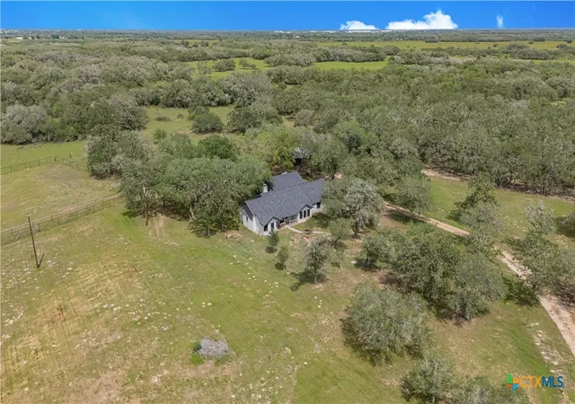 Photo 3 of Single family home for sale at 296 Cinco Oaks, Victoria, TX 77905 | MLS# 614018 | Listing updated on 2026-08-25