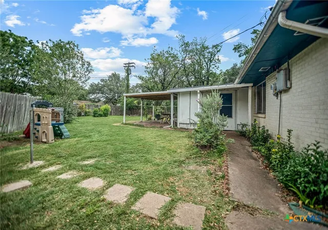 Photo 3 of Single family home for sale at 1706 College Dr, Victoria, TX 77901 | MLS# 614146 | Listing updated on 2026-08-28