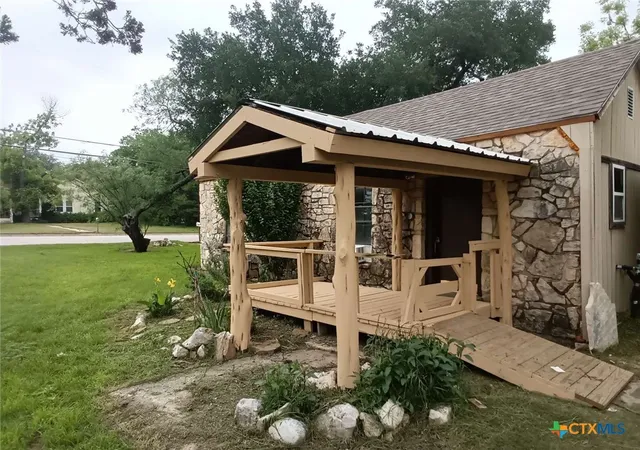 Photo 4 of Single family home for sale at 308 N Ridge St, Lampasas, TX 76550 | MLS# 614411 | Listing updated on 2026-09-03
