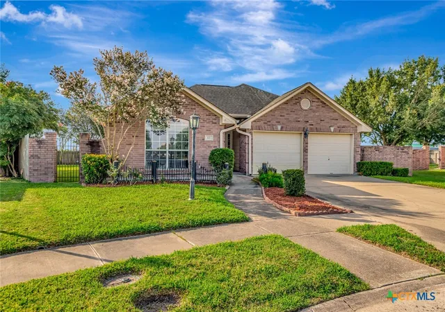 Photo 1 of Single family home for sale at 127 Tradewind Dr, Victoria, TX 77904 | MLS# 612956 | Listing updated on 2026-08-31