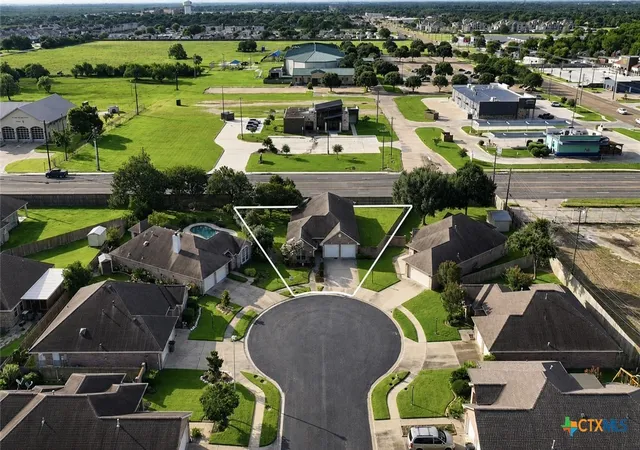 Photo 3 of Single family home for sale at 127 Tradewind Dr, Victoria, TX 77904 | MLS# 612956 | Listing updated on 2026-08-31