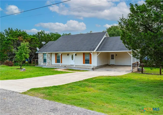 Photo 3 of Single family home for sale at 1140 Blueridge Dr, Canyon Lake, TX 78133 | MLS# 614614 | Listing updated on 2026-09-15