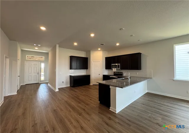 Photo 3 of Single family home for sale at 605 James Parker Cir, Killeen, TX 76542 | MLS# 614626 | Listing updated on 2026-08-05