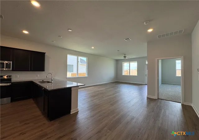 Photo 3 of Single family home for sale at 605 James Parker Cir, Killeen, TX 76542 | MLS# 614626 | Listing updated on 2026-08-05