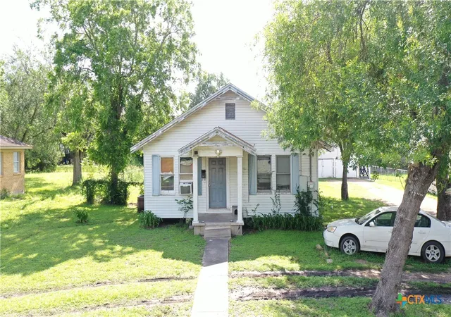 Photo 1 of Single family home for sale at 1704 N Goldman St, Victoria, TX 77901 | MLS# 614707 | Listing updated on 2026-09-03