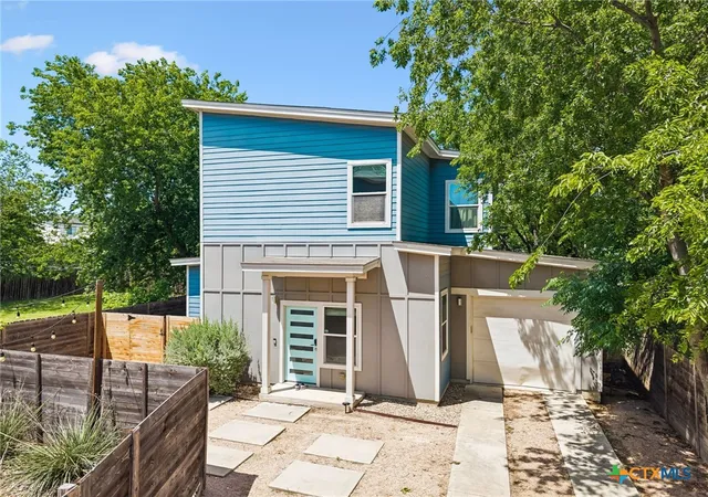 Photo 1 of Condo for sale at 504 Blackson Ave #B, Austin, TX 78752 | MLS# 614682 | Listing updated on 2026-08-22