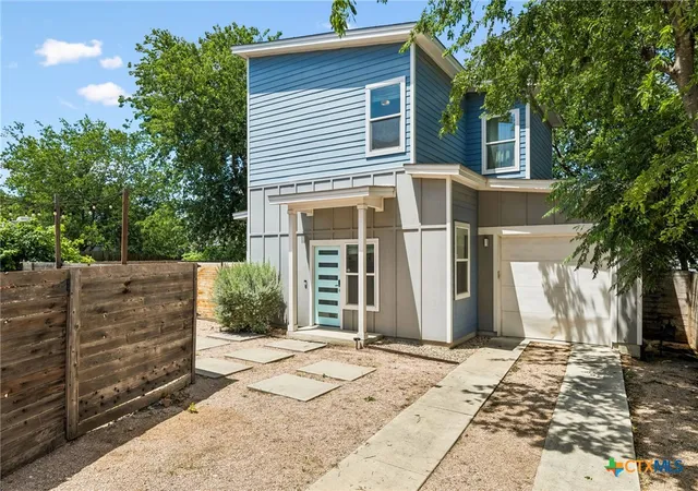 Photo 2 of Condo for sale at 504 Blackson Ave #B, Austin, TX 78752 | MLS# 614682 | Listing updated on 2026-08-22