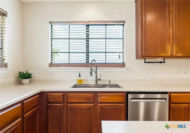 Photo 1 of Sale Pending at 305 Harvest Meadow Ln, Temple, TX 76502 | MLS# 613692 | Listing updated on 2026-10-05