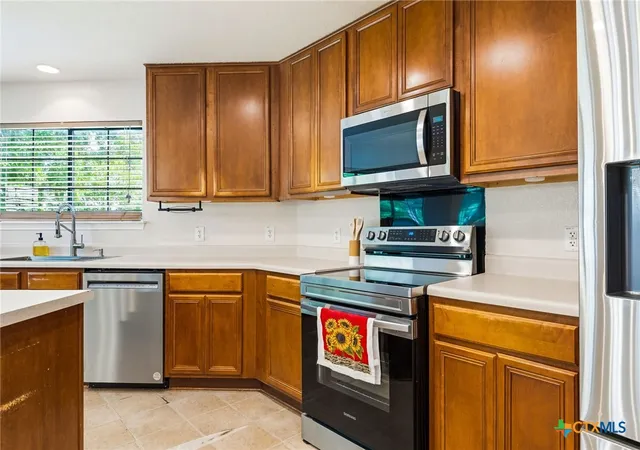 Photo 2 of Sale Pending at 305 Harvest Meadow Ln, Temple, TX 76502 | MLS# 613692 | Listing updated on 2026-10-05