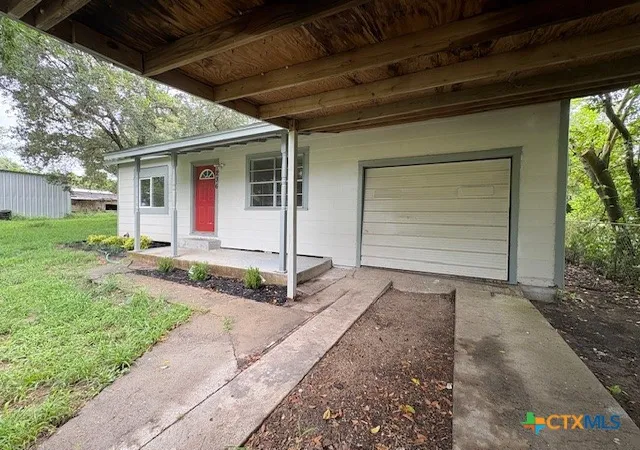 Photo 3 of Single family home for sale at 236 Hilltop Dr, Victoria, TX 77905 | MLS# 614784 | Listing updated on 2026-08-25