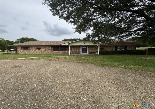 Photo 1 of Single family home for sale at 636 E Kempner St, Mabank, TX 75147 | MLS# 614879 | Listing updated on 2026-09-01