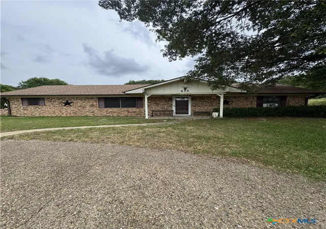 Photo 2 of Single family home for sale at 636 E Kempner St, Mabank, TX 75147 | MLS# 614879 | Listing updated on 2026-09-01